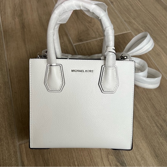 MICHAEL MICHAEL KORS Mercer Medium Pebbled Leather Crossbody Bag - Picture 3 of 8